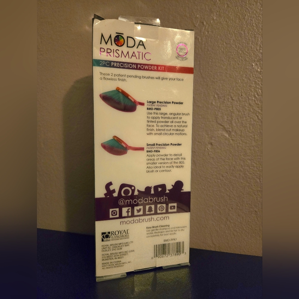 Moda Prismatic Precision Powder Brush Set - Picture 2 of 3